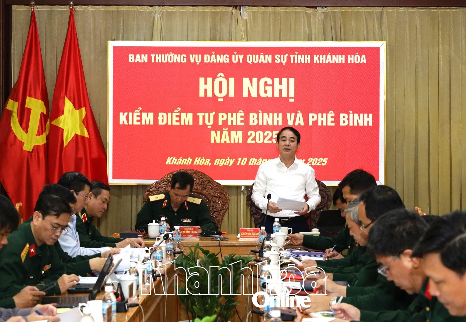 Bí thư Tỉnh ủy, Bí thư Đảng ủy Quân sự tỉnh Nghiêm Xuân Thành phát biểu tại hội nghị.