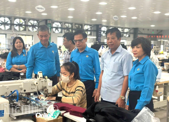 Liên đoàn Lao động tỉnh Khánh Hòa thăm, động viên, chia sẻ khó khăn với doanh nghiệp và người lao động