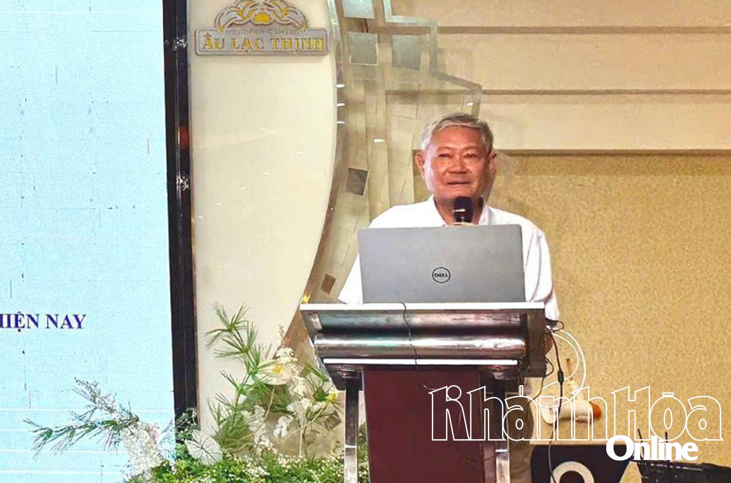 Ông Trần Quang Mẫn - Chủ tịch Hội Khuyến học tỉnh phát biểu tại hội nghị.