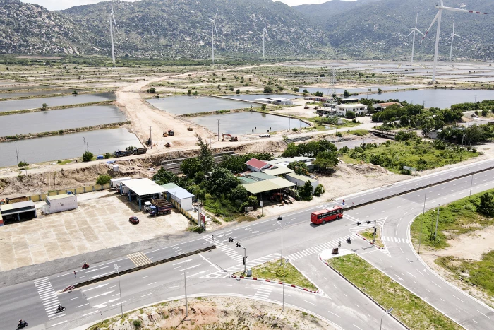 Đường nối Quốc lộ 1 với Cảng biển tổng hợp Cà Ná: Cần đẩy nhanh tiến độ thi công