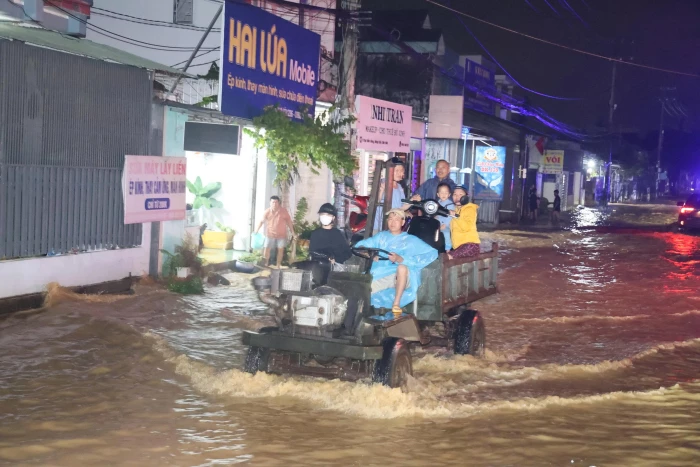 Mưa lớn, cảnh báo ngập lụt, lũ quét