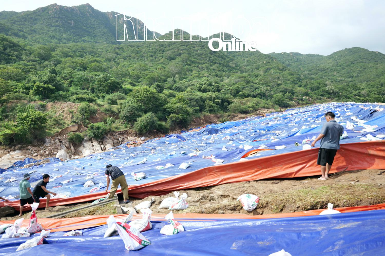  Khắc phục tạm thời phần xói lở, sạt trượt của hồ Nước Ngọt.

