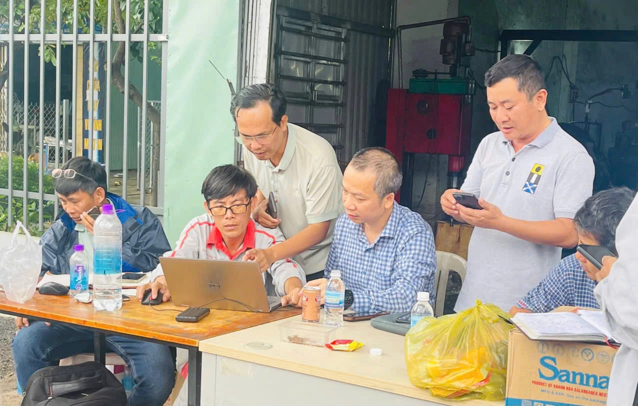 Ban lãnh đạo Viettel Khánh Hòa ứng trực 24/24 cùng anh em triển khai ứng cứu thông tin.