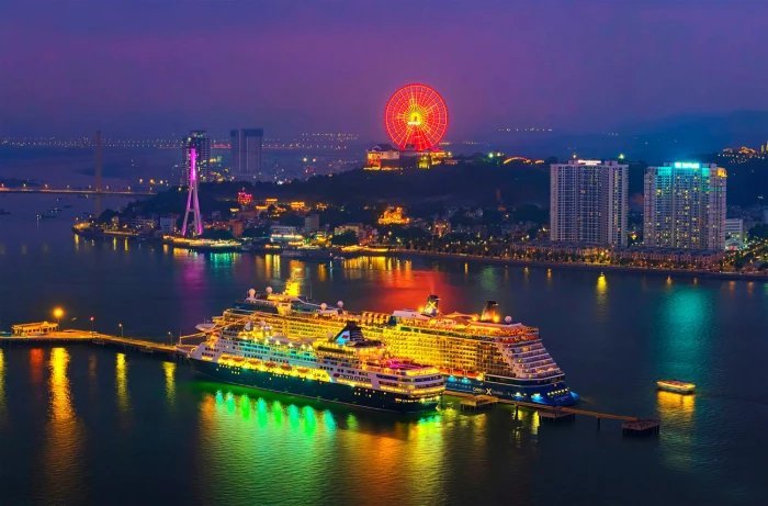 Đấu tranh, phản bác các luận điệu của thế lực thù địch, phản động xuyên tạc, chống phá chủ trương của Đảng về đột phá hoàn thiện thể chế ở Việt Nam