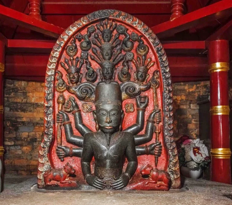 Relief of King Po Rome 

