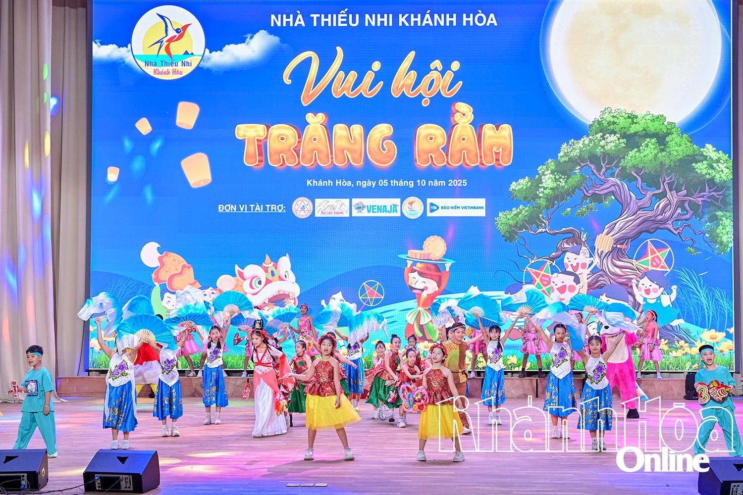 Music group from Khanh Hoa Provincial Childrens Cultural Palace performing in a program in 2025

