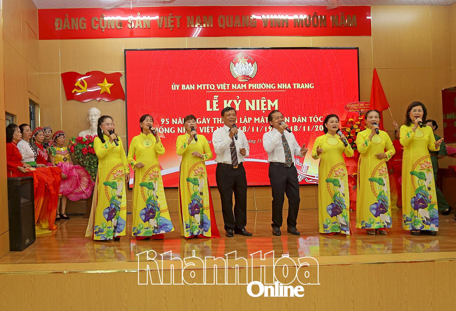 Một tiết mục văn nghệ tại buổi lễ.