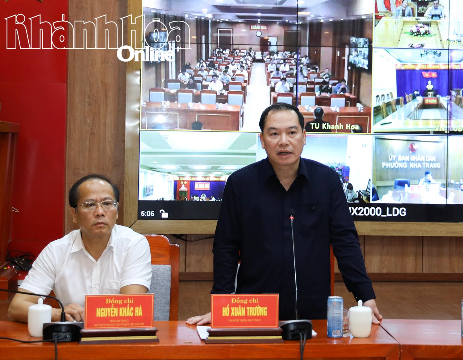 Đồng chí Hồ Xuân Trường phát biểu tại cuộc họp.