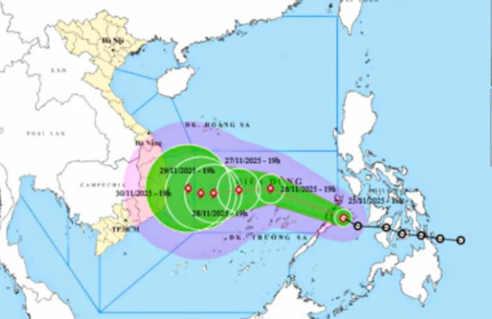 Tin bão gần Biển Đông