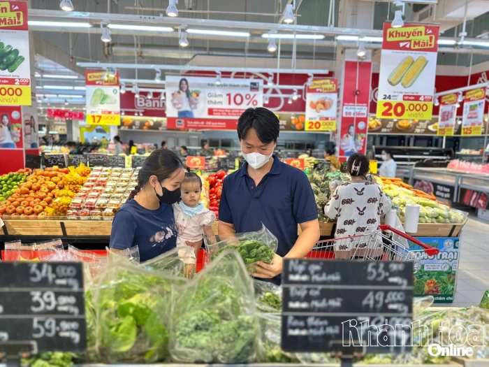 Siêu thị MM Mega Market và GO! Nha Trang hoạt động trở lại sau lũ