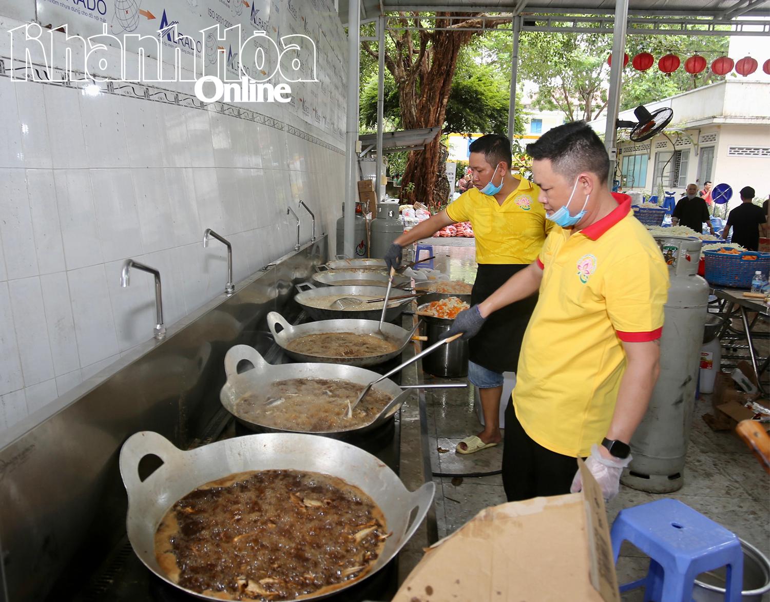 The kitchen serves both vegetarian and meat-based meals

