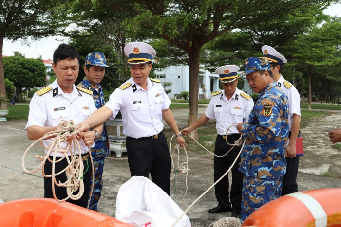 Lữ đoàn 101 chủ động phòng chống bão số 15