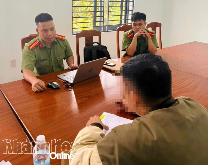 Xử lý hai trường hợp đăng bình luận sai sự thật, quy chụp, xúc phạm lực lượng chức năng