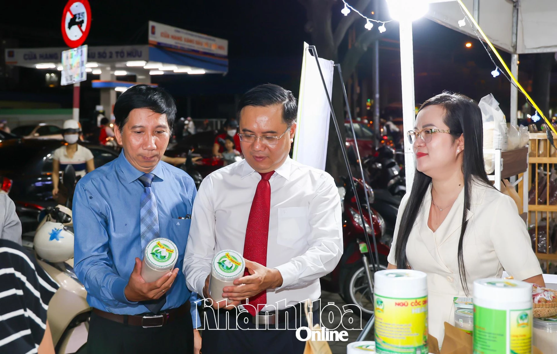 Báo Dân Xã Sản phẩm của một doanh nghiệp tham gia phiên chợ.