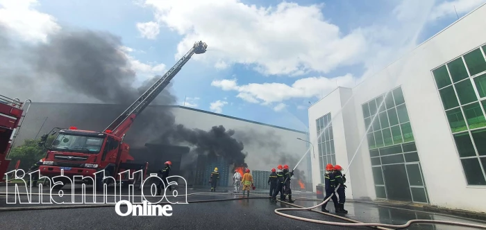 Hơn 350 người tham gia thực tập chữa cháy và cứu nạn, cứu hộ tại Nhà máy Lipovitan