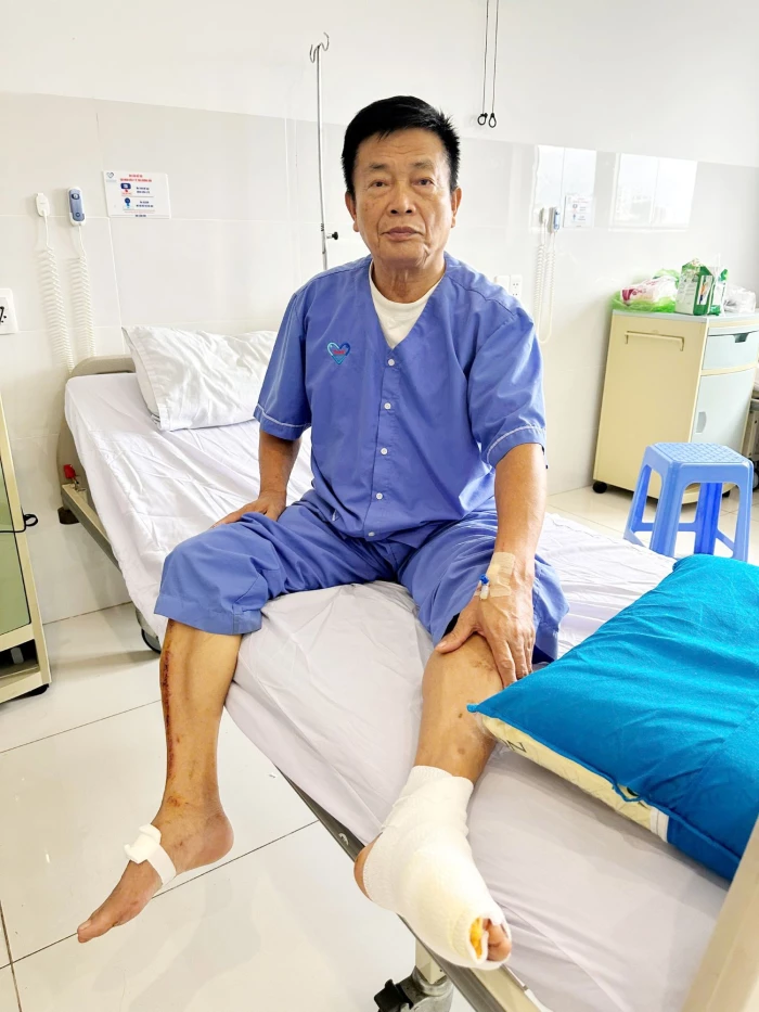 Cựu chiến binh vượt lũ cứu dân