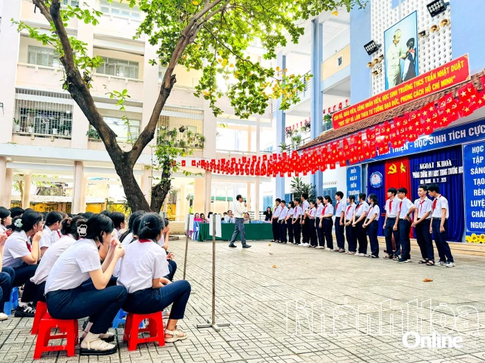 Truyền thông hình thành nhận thức đúng cho học sinh về HIV/AIDS