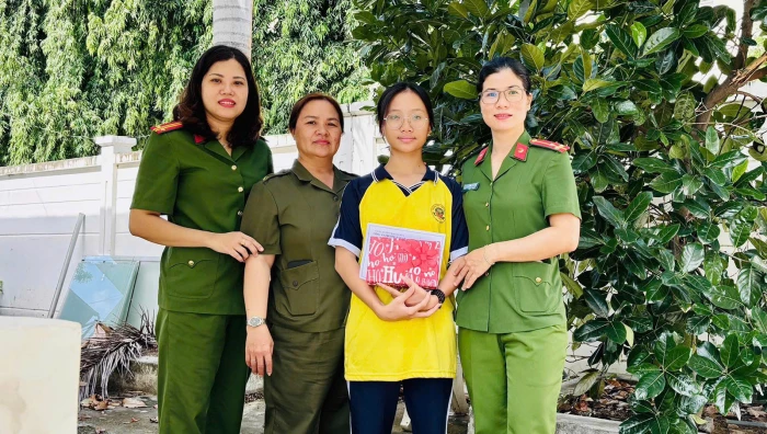 Chi hội Phụ nữ Công an phường Bảo An triển khai mô hình “Mẹ đỡ đầu - Lan tỏa yêu thương, Chắp cánh ước mơ”