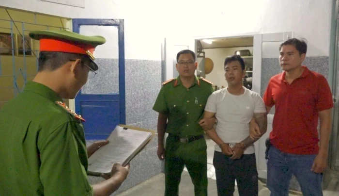 Khởi tố đối tượng gây ra nhiều vụ cướp giật dây chuyền vàng