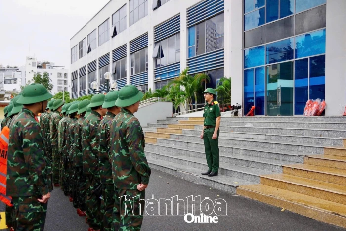 Bệnh viện Quân y 87 ra quân khám và cấp phát thuốc miễn phí cho người dân vùng lũ