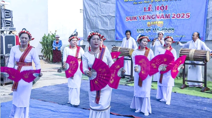 Đặc sắc mùa lễ hội Suk Yeng tại các làng Chăm Hồi giáo Bàni