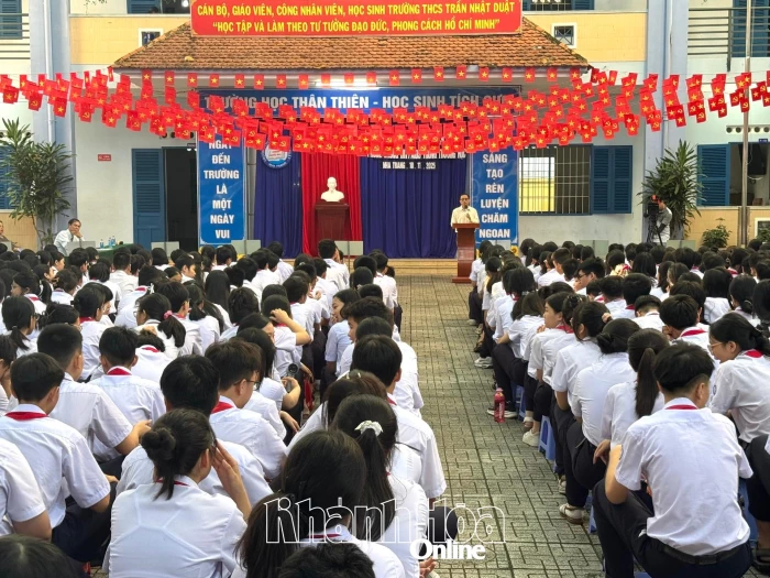 Truyền thông phòng bệnh truyền nhiễm cho gần 650 học sinh