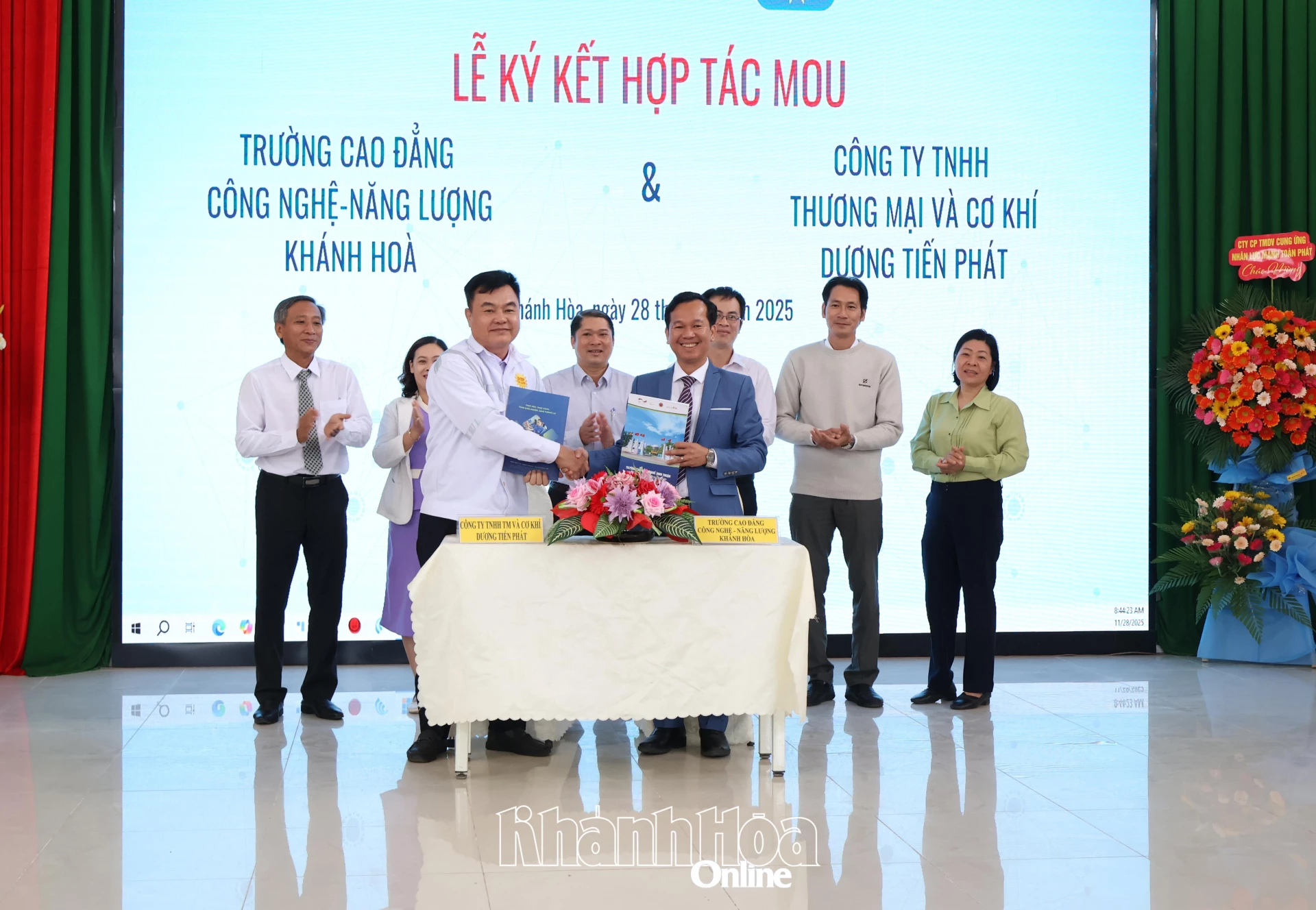 Trường Cao đẳng Công nghệ - Năng lượng Khánh Hòa ký kết hợp tác MOU với các doanh nghiệp.