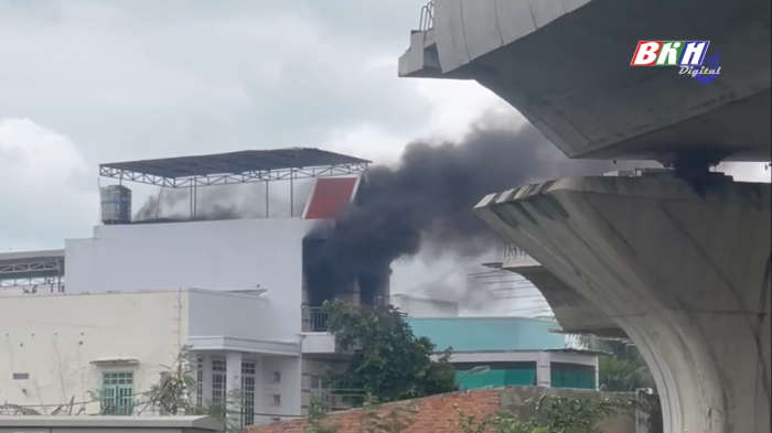 [Video] Cháy nhà dân tại hẻm 274 đường 23-10, phường Tây Nha Trang