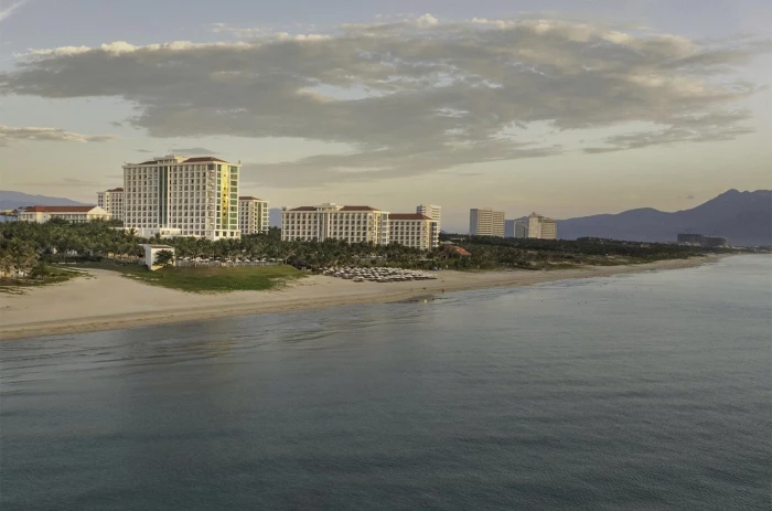 Swandor Hotels & Resorts - Cam Ranh được vinh danh hạng 2 trong Top 100 khách sạn tốt nhất thế giới năm 2024 trên nền tảng TopHotels