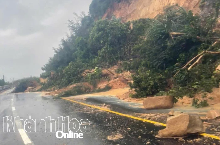 Sạt lở khu vực đèo Cổ Mã và đèo Cả