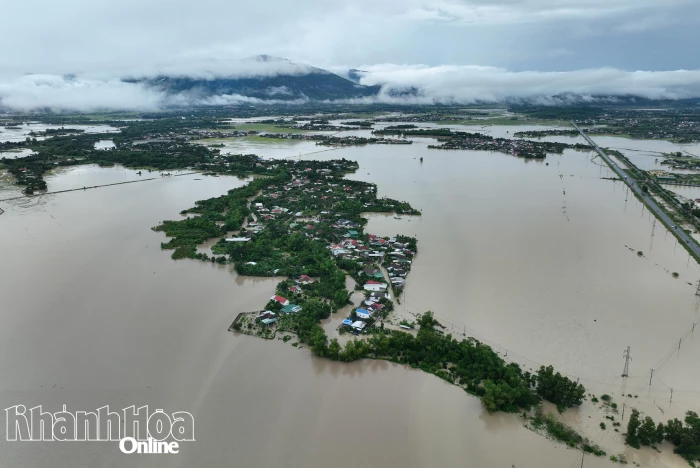 Các xã Diên Khánh, Suối Hiệp, Suối Dầu: Nhiều nơi ngập sâu, giao thông chia cắt