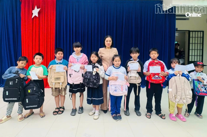 Phó Chủ tịch Thường trực Ủy ban MTTQ Việt Nam tỉnh Trần Thu Mai: Kiểm tra, nắm bắt công tác hỗ trợ người dân khắc phục hậu quả mưa lũ