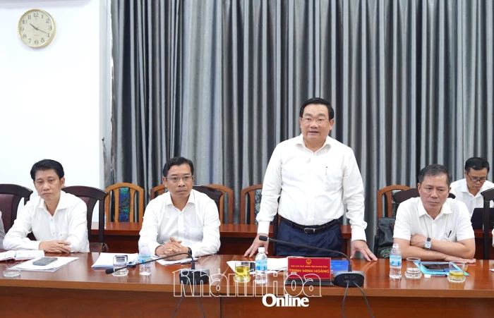 Phó Chủ tịch UBND tỉnh Trịnh Minh Hoàng làm việc với Liên danh Becamex IDC - VSIP 