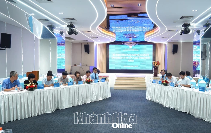 Đối thoại với doanh nghiệp trong khu kinh tế và khu công nghiệp tỉnh