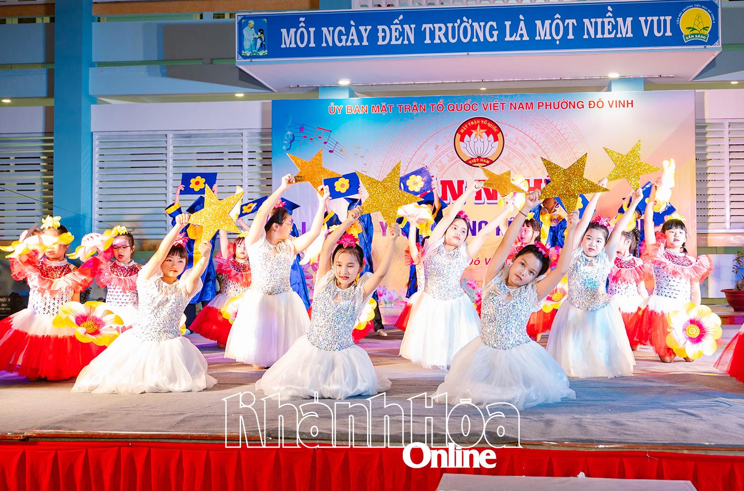 Một tiết mục tại đêm văn nghệ