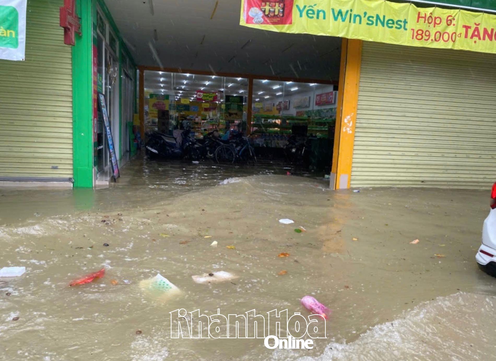 Khu vực bị ngập ở xã Diên Khánh sáng 19-11.