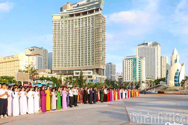 Podcast: Bản tin ngày 3-11