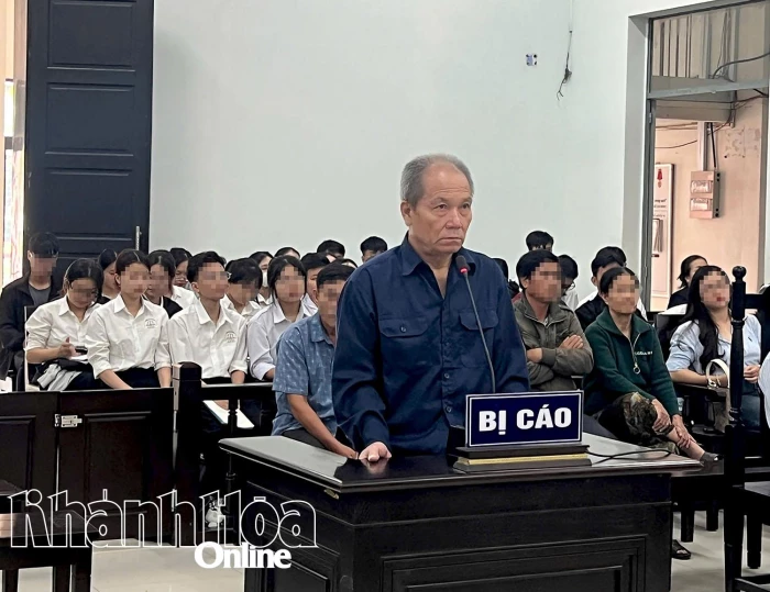 Lãnh 13 năm tù vì đánh trọng thương hàng xóm