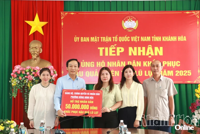 Ủy ban MTTQ Việt Nam tỉnh tiếp nhận 580 triệu đồng ủng hộ Nhân dân khắc phục hậu quả do mưa lũ