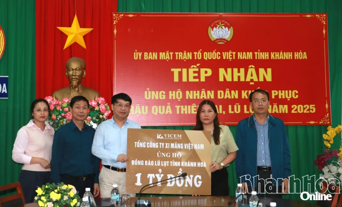 Ủy ban MTTQ Việt Nam tỉnh Khánh Hòa tiếp nhận 2,5 tỷ đồng hỗ trợ khắc phục thiệt hại sau mưa lũ