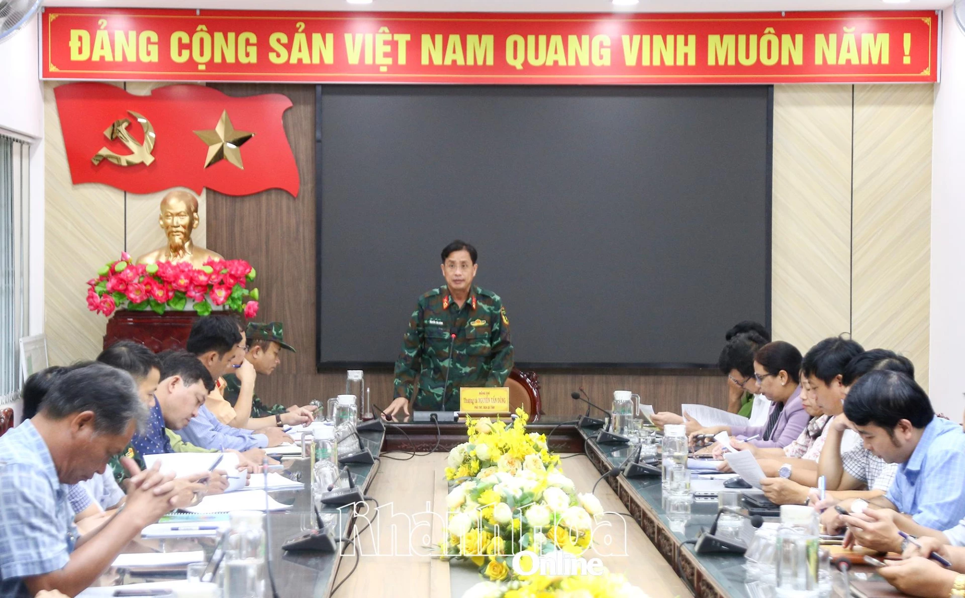 Đồng chí Nguyễn Tấn Dũng phát biẻu chỉ đạo công tác chống bão số 13 và mưa lũ sau bão tại các xã: Bác Ái, Bác Ái Đông, Bác Ái Tây