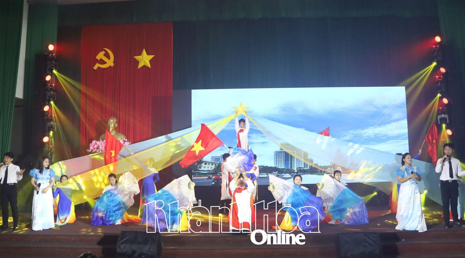 Một tiết mục múa, hát tại hội diễn.