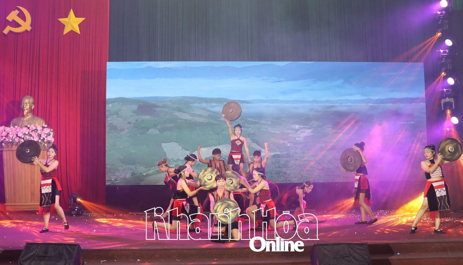 Một tiết mục múa, hát tại hội diễn.