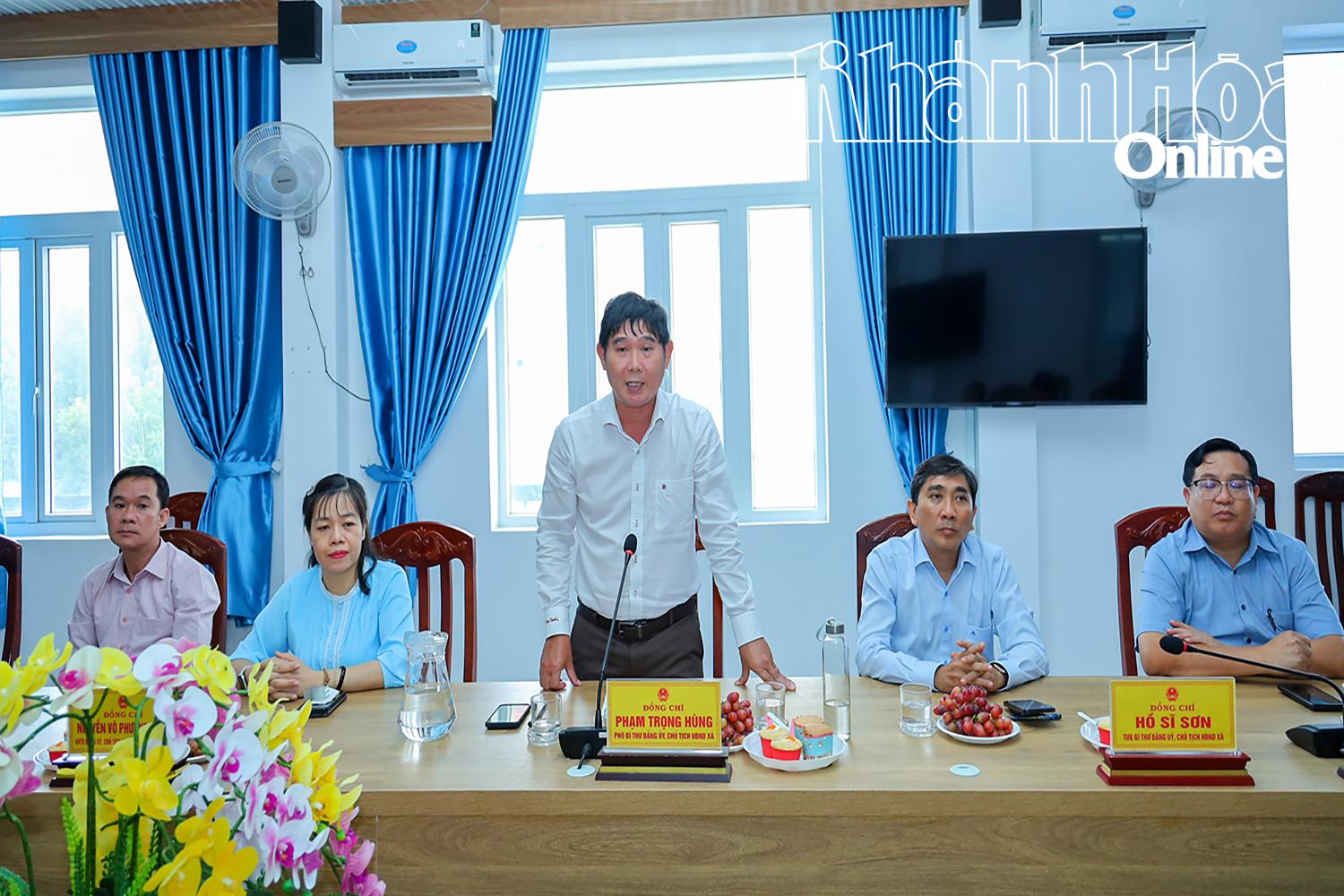 Đồng chí Phạm Trọng Hùng chia sẻ một số nội dung liên quan đến việc ký kết phối hợp tuyên truyền.