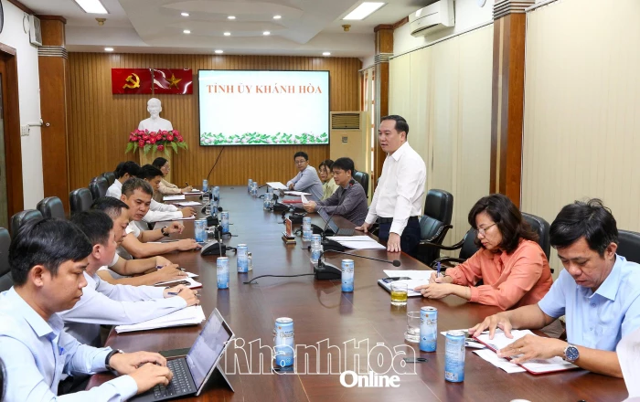 Phó Bí thư Thường trực Tỉnh ủy Hồ Xuân Trường làm việc với Văn phòng Tỉnh ủy