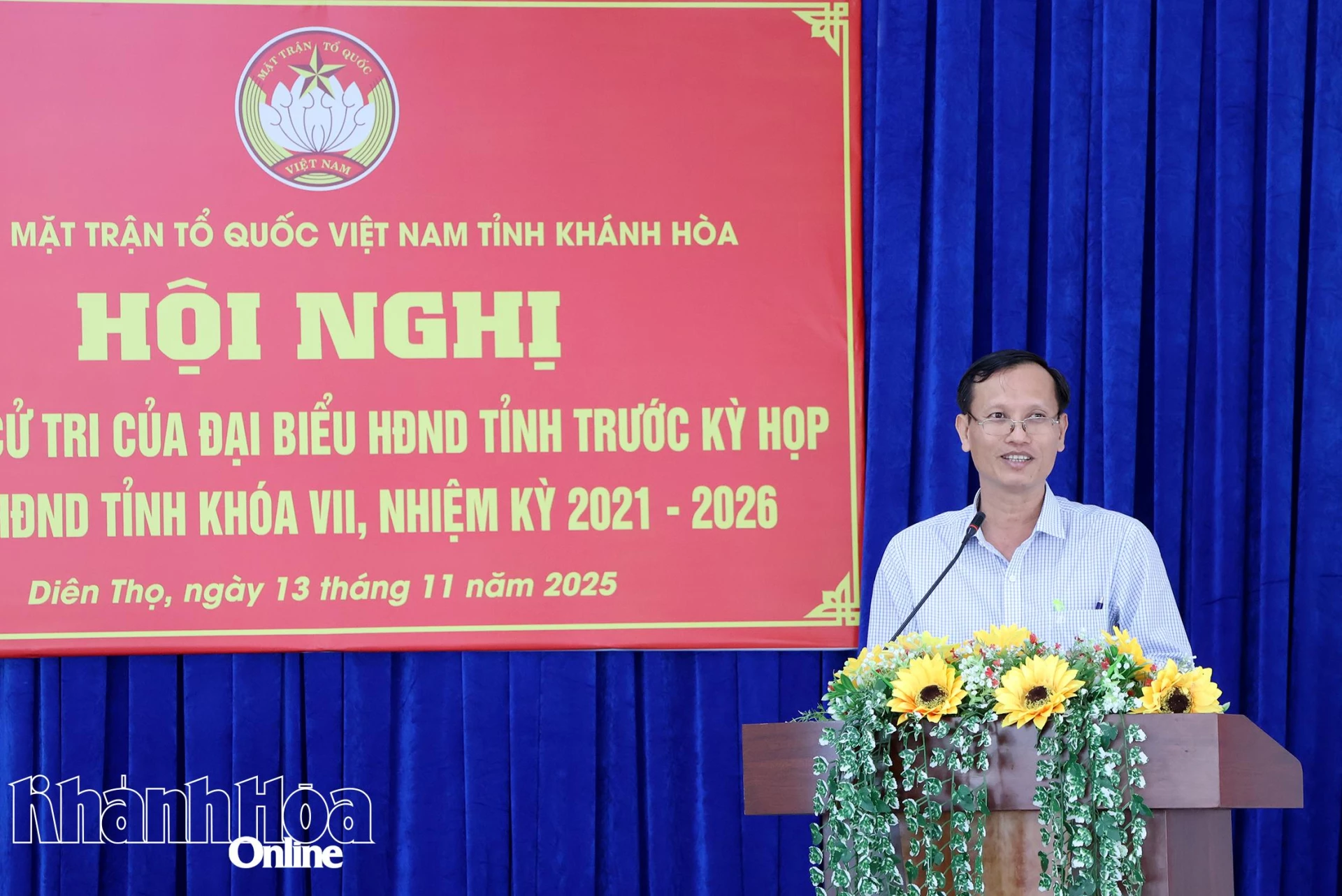 Lãnh đạo UBND xã Diên Thọ  giải đáp những nội dung cử tri quan tâm trong thẩm quyền.