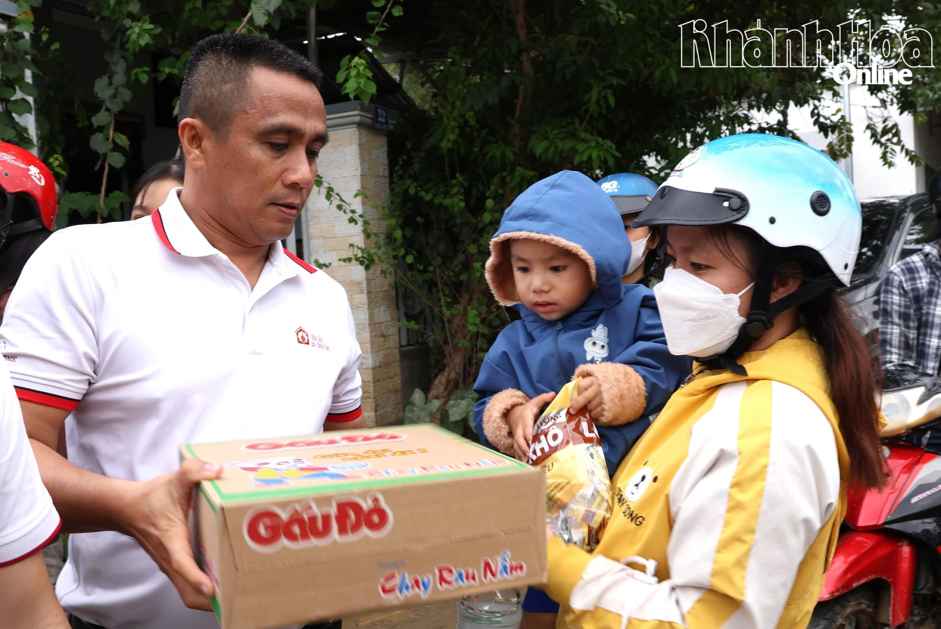 Trao cho người dân Khu Dân cư Đại Điền Tây 1.