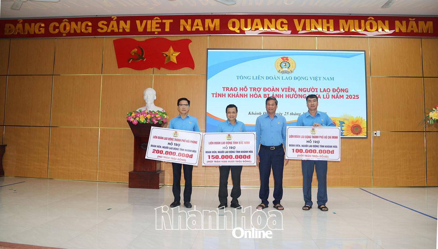 Liên đoàn Lao động tỉnh tiếp nhận hỗ trợ từ Liên đoàn Lao động các tỉnh, thành phố trong cả nước.