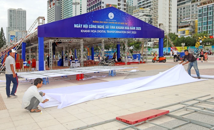 Tích cực chuẩn bị cho ngày khai mạc Ngày hội Công nghệ số tỉnh Khánh Hòa năm 2025