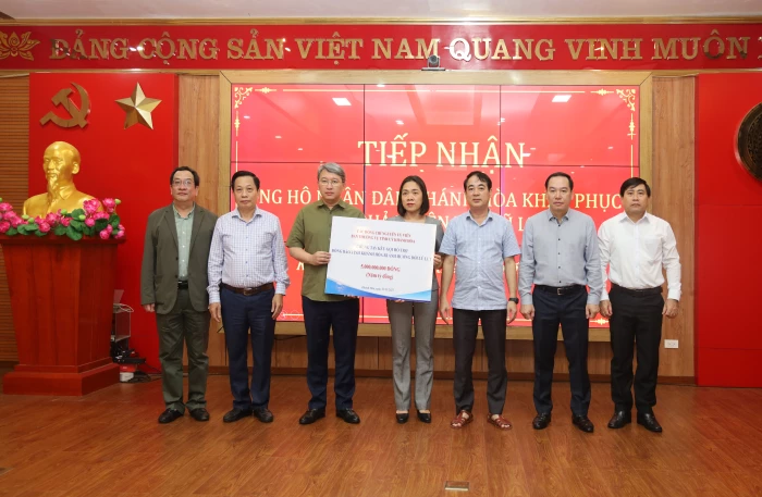 Các đồng chí nguyên lãnh đạo tỉnh vận động hỗ trợ tỉnh Khánh Hòa 5 tỷ đồng khắc phục hậu quả thiên tai